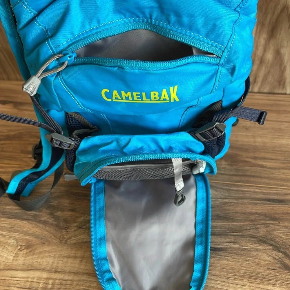Pre-owned CamelBak Kids Mule Blue Hydration Backpack w/o Reservoir Hiking Pack
